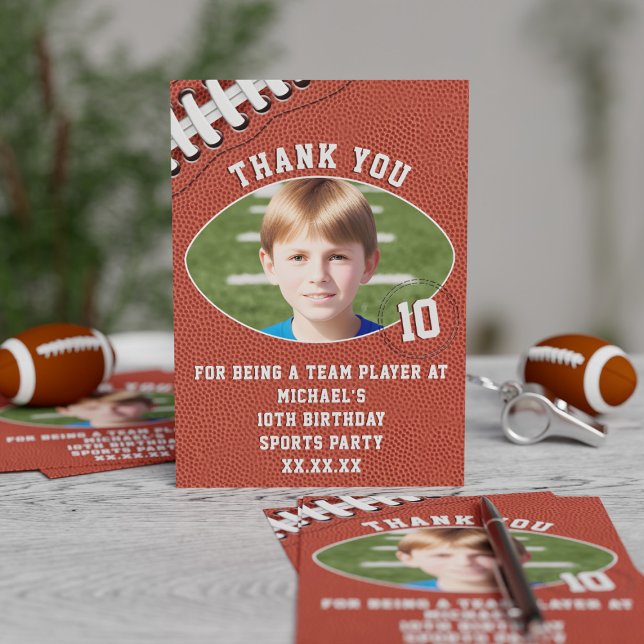 Remerciements Carte de remerciement pour photo d'anniversaire de (A thank you card to send out for your american football theme party)