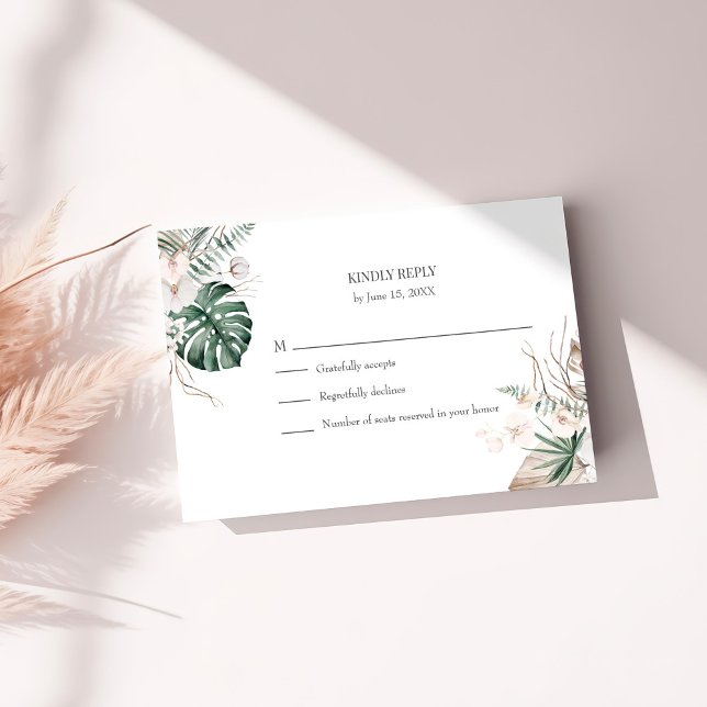 Remerciements Carte de réponse de mariage Orchidée tropicale et  (Tropical Orchid and Monstera Wedding RSVP Card on a sunny white table.)