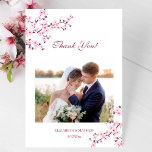 Remerciements Cherry Blossom Mariage photo Carte de remerciement<br><div class="desc">Dites merci à vos proches en style avec notre carte de remerciements de mariage personnalisé. Doté d'une belle branche de fleurs de cerisiers roses et d'une photo de mariage sur mesure à l'avant, il présente une belle atmosphère romantique. Personnalisez-le davantage avec un message sincère sur le dos. Rendez la journée...</div>