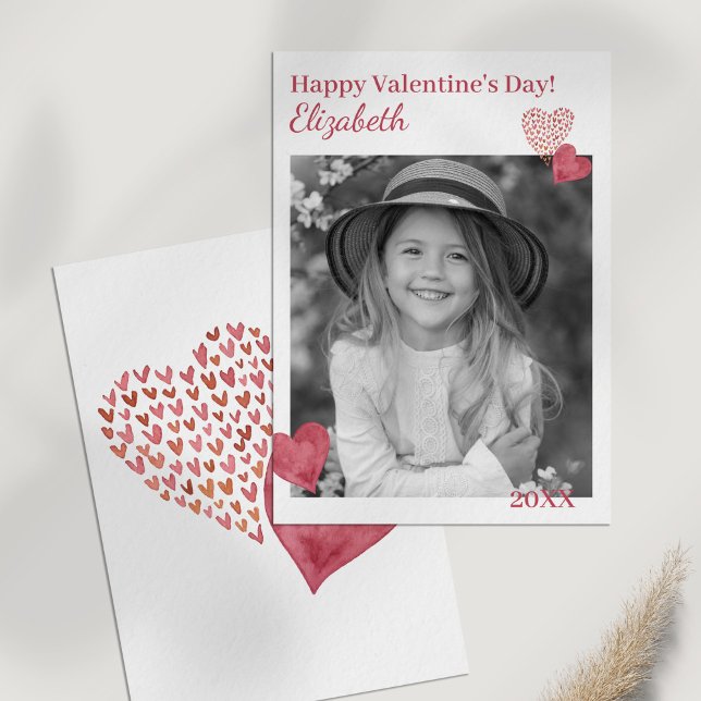 Remerciements Jolie carte de la Saint-Valentin personnalisée ave (Lovely Hearts Custom Photo Valentine's Day Card on a white table.)