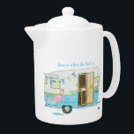 Remorque de camping Vintage<br><div class="desc">J'ai peint ce vieux trailer de Shasta juste pour vous, si vous êtes quelqu'un d'amoureux de ces campeurs. Flamingo rose en remorque, la remorque est prête à aller où votre coeur vous mène.</div>