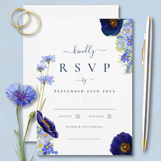 Réponse de mariage florale bleue estivale élégante (Elegant blue summer floral  watercolor wildflower wedding response rsvp card with modern typography )