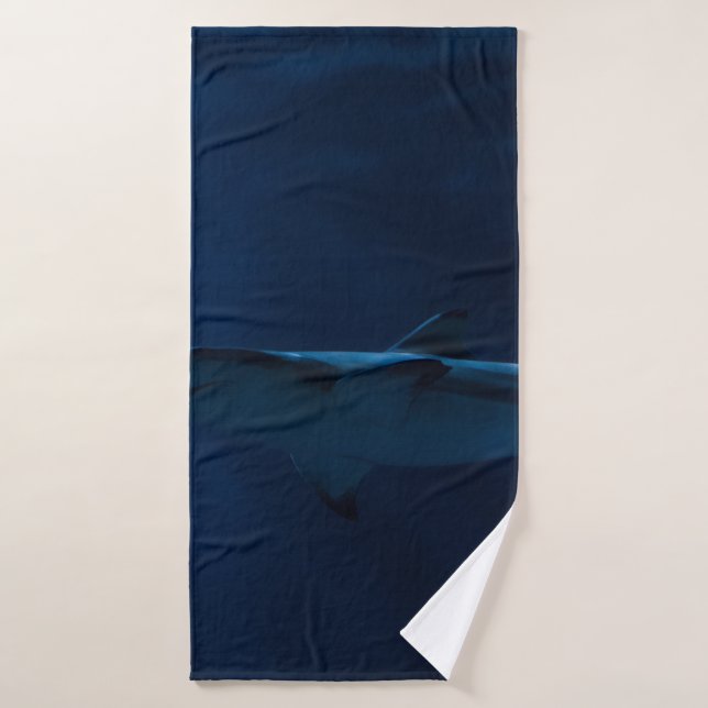 REQUINS GRAS DANS LE CORPS D'EAU (Serviette de bain)