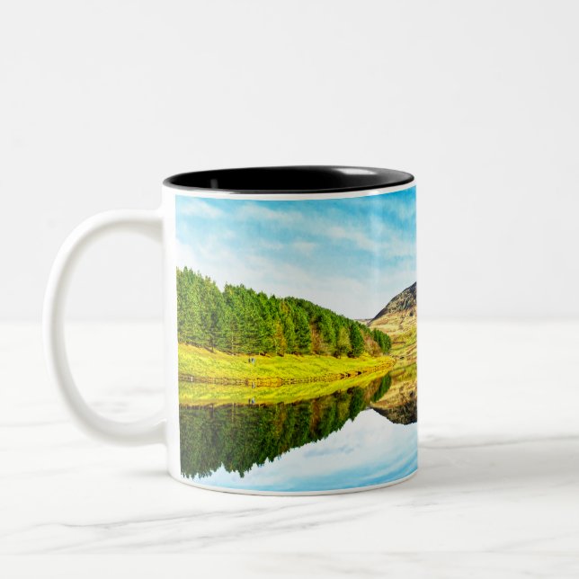 Réservoir Dovestone en hiver Mug (Gauche)