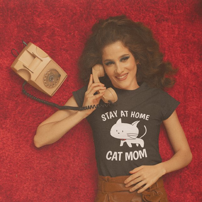 RESTEZ À LA MAISON T-shirts MOM CAT (Créateur téléchargé)
