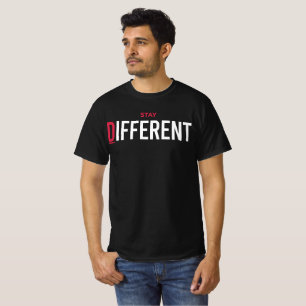 Restez Différent T-Shirt pour Hommes avec Typograp