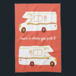 Retro Camper Motorhome RV rouille serviette de cui<br><div class="desc">Décorez votre cuisine avec cette serviette cool. Fait un grand ménage ou cadeau d'anniversaire! Vous pouvez le customiser et ajouter du texte. Consultez ma boutique pour trouver beaucoup plus de couleurs et de motifs plus des trucs de cuisine assortis!</div>
