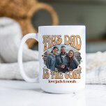 Retro Ce papa est la chèvre Photo 15oz Café Mug<br><div class="desc">Bouc de chèvre rétro pour papa avec photo personnalisée. Votre photo sera affichée en forme d'autocollant à bord ondulé et encadrée de "papa est la chèvre". lettrée dans la typographie rétro et décorée avec le coeur de l'amour. Personnalisez avec le ou les nom(s) de l'enfant ou des enfants ou tout...</div>