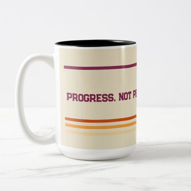 Retro Motivation Coffee Mug – Progress Not Perfect (Gauche)