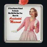 Rétro ornement vintage drôle de Bunco<br><div class="desc">Caractéristiques de conception graphiques de rétro ornement vintage drôle de bunco une reine délicieuse de Bunco avec son équipement rose et gants blancs. Le texte lit "un véritable ami de Bunco la feint ne vous a pas vus avoir une erreur de calcul accidentelle". Vous savez que ce qu'est il comme...</div>