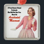Rétro ornement vintage drôle de Bunco<br><div class="desc">Caractéristiques de conception graphiques de rétro ornement vintage drôle de bunco une reine délicieuse de Bunco avec son équipement rose et gants blancs. Le texte lit "un véritable ami de Bunco la feint ne vous a pas vus avoir une erreur de calcul accidentelle". Vous savez que ce qu'est il comme...</div>