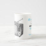 Retro Televisor 90th Birthday personnalisée Mug<br><div class="desc">Illustration vintage de Televisor. Tasse personnalisable de 90ème anniversaire avec message personnalisé. Vous pouvez facilement modifier le texte (police, taille, couleur et position) et la couleur arrière - plan en cliquant sur le bouton Personnaliser ou customiser. Jour d'anniversaire correspondant enregistrer la date (carte postale), livre d'anniversaire (carnet en spirale et...</div>