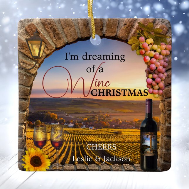 Rêver d'un ornement de Noël de vin (Wine themed Christmas ornament featuring a painting of a Roman arch overlooking a vineyard landscape)