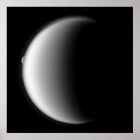 Rhea sort de Titan Poster