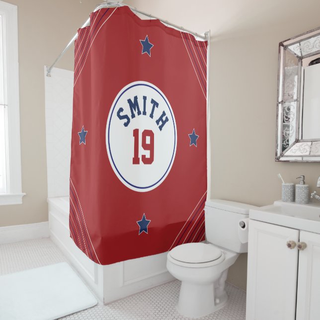 Rideau de douche à thème sportif rouge et bleu (En situation)
