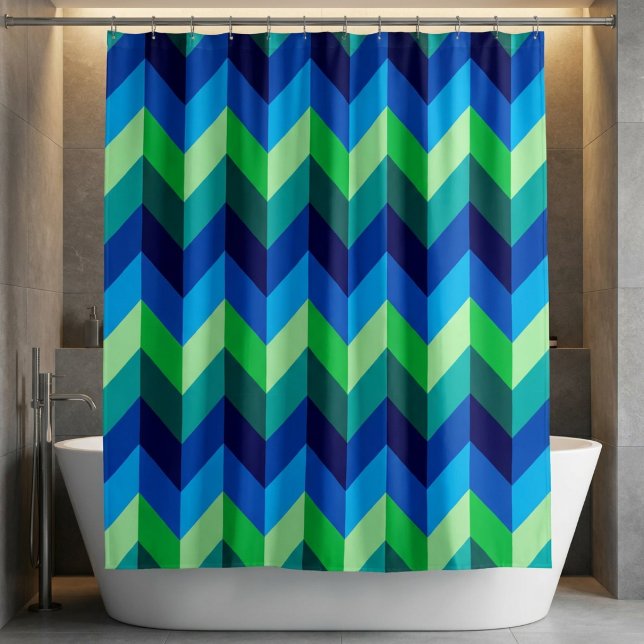 Rideau de douche Chevrons Bleu Vert Ombre (Blue Green Ombre Chevrons Shower Curtain hanging over a tub in a modern style bathroom.)
