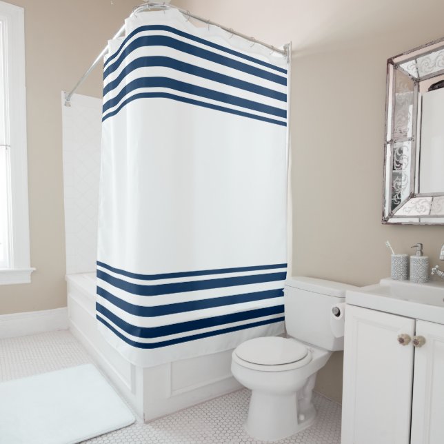 Rideau de douche rayé bleu marine blanc Nautical (En situation)