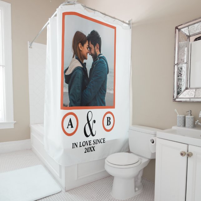 Rideaux De Douche Amoureux de la Saint Valentin couple monogramme (En situation)