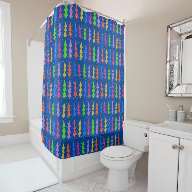 Rideaux De Douche Arbres de Noël colorés sur fond bleu (En situation)