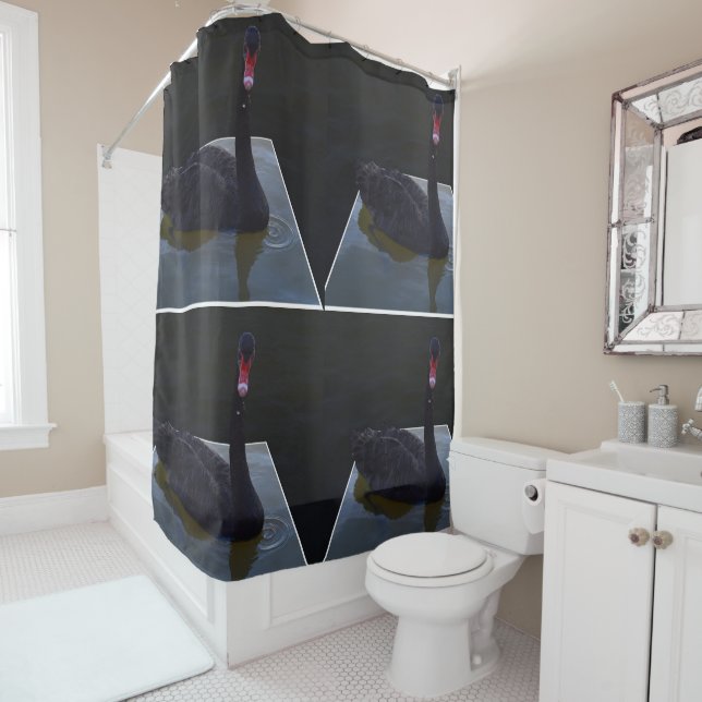 Rideaux De Douche Baignade De Cygne Noir Dans L'Étang Dimensionnel, (En situation)