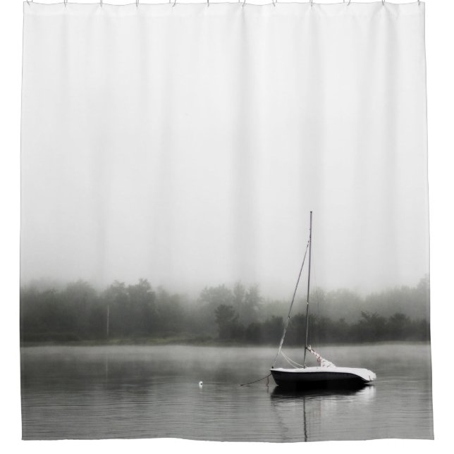 RIDEAUX DE DOUCHE BATEAU NOIR ET BLANC SUR LE LAC (Devant)