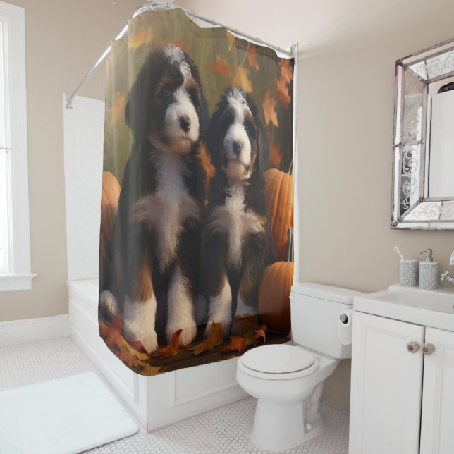 Rideaux De Douche Bernedoodle Chiot Automne Citrouille de plaisir (En situation)