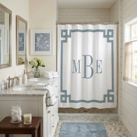 Bleu Poussiéreux et Clé Grecque Blanche | Monogram