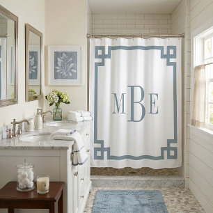 Rideaux De Douche Bleu Poussiéreux et Clé Grecque Blanche Monogram