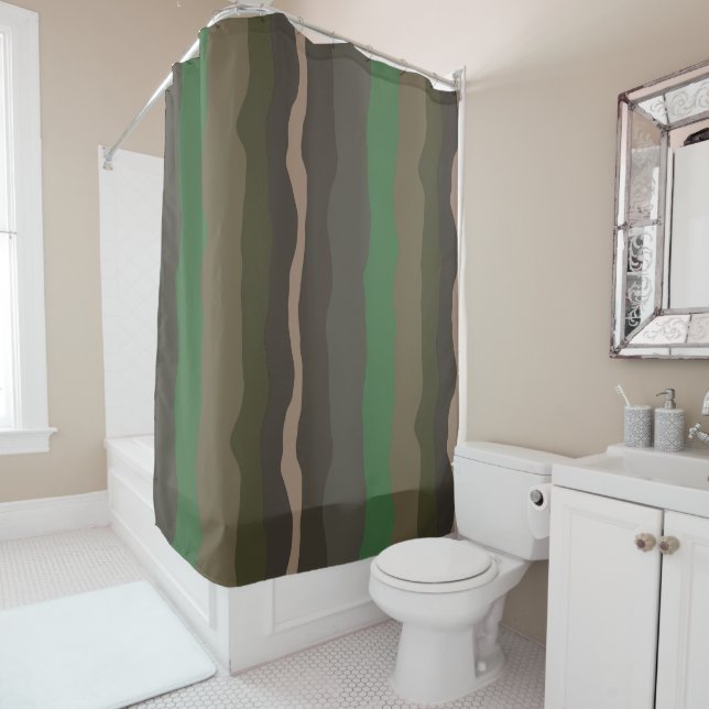 Rideaux De Douche Camo et bandes abstraites vertes (En situation)