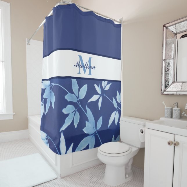 Rideaux De Douche Chic Aquarelle bleu Floral Monogramme (En situation)