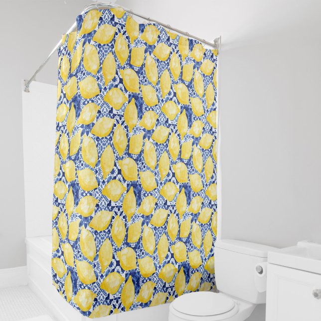 Rideaux De Douche Citron bleu méditerranéen Carrelage blanc (Yellow citrus watercolor lemons on a blue and white Mediterranean tile pattern shower curtain)