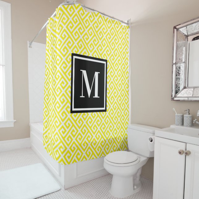 Rideaux De Douche Clé grecque jaune vif noir et blanc monogramme (En situation)