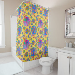 Rideaux De Douche Coccinelles parmi les fleurs lors d'une journée de