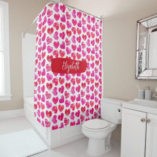 Rideaux De Douche Coeurs griffés rouges et roses modernes Valentine  (En situation)