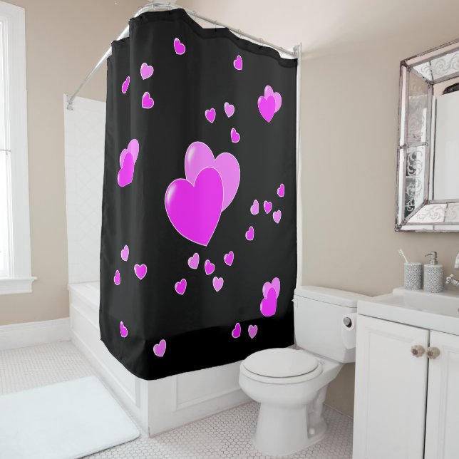 Rideaux De Douche Coeurs roses frappants sur Noir (En situation)