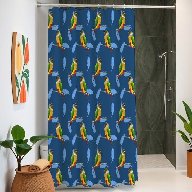 Rideaux De Douche Conure à joues vertes Vibrantes plumes de perroque (Vibrant pop art shower curtain with playful green cheeked conures and bold blue feathers.)