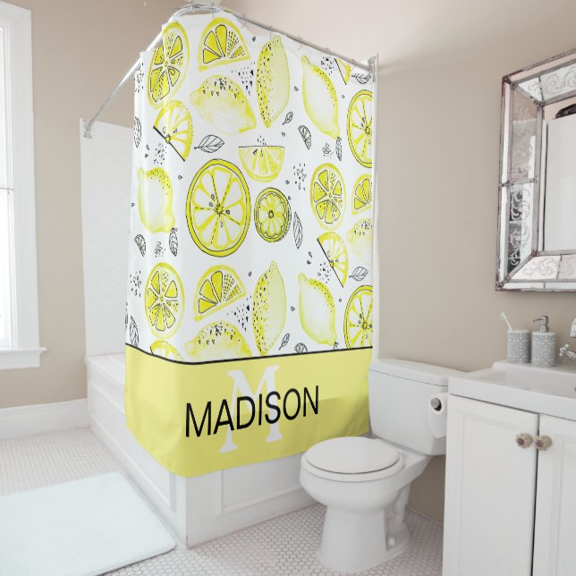 Rideaux De Douche Cute Citron frais Citrus Doodle Yellow Monogramme (En situation)