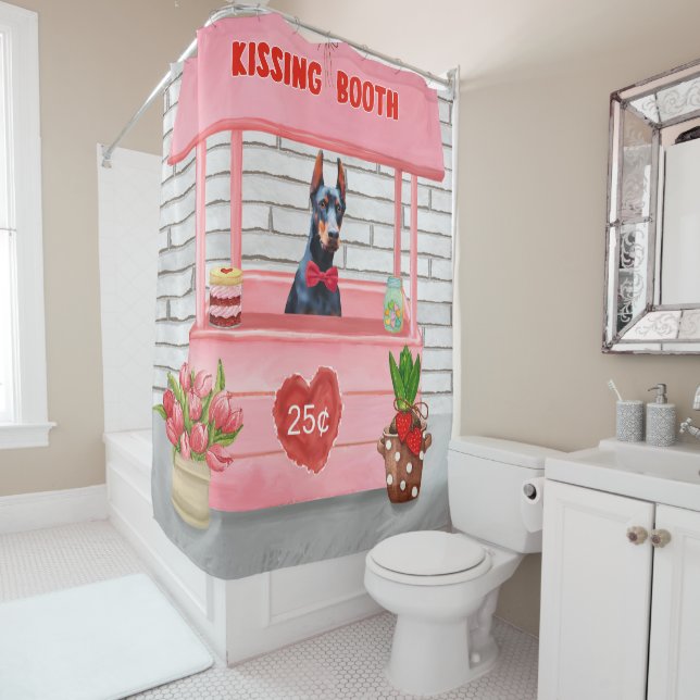 Rideaux De Douche Doberman Chien Valentine's Day Kissing Booth (En situation)
