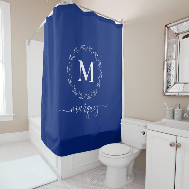Rideaux De Douche Élégant monogramme de couronne personnalisée Royal (En situation)