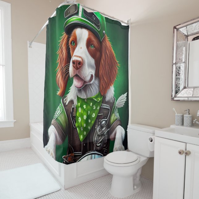 Rideaux De Douche Épagneul breton conduisant un vélo Saint-Patrick  (En situation)