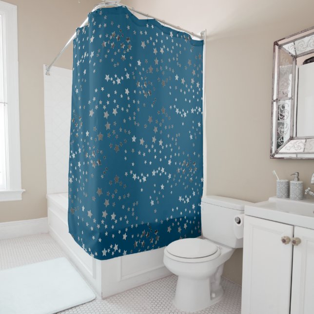 Rideaux De Douche Étoiles éparpillées sur fond bleu (En situation)