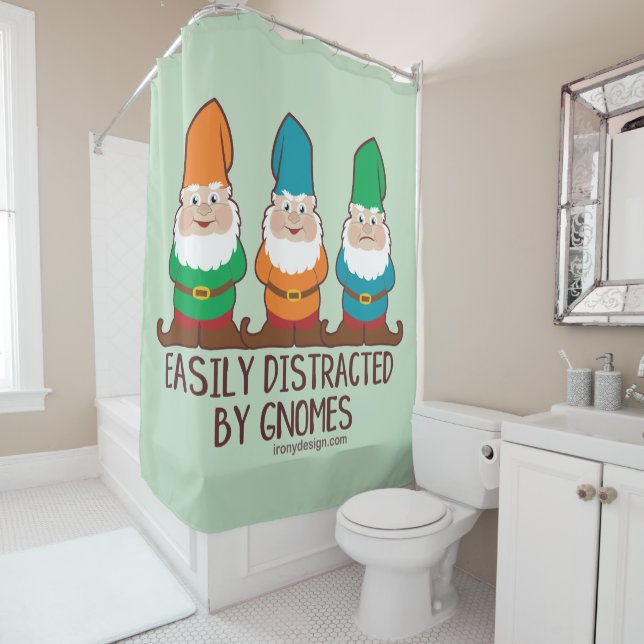 Rideaux De Douche Facilement distrait par des gnomes (En situation)