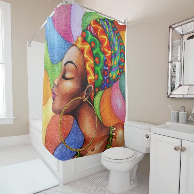 Rideaux De Douche Femme africaine avec cire tissu traditionnel (En situation)