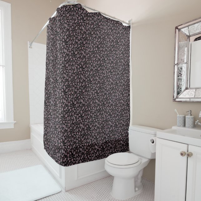 Rideaux De Douche Fleurs de cerisier roses sur fond noir (En situation)