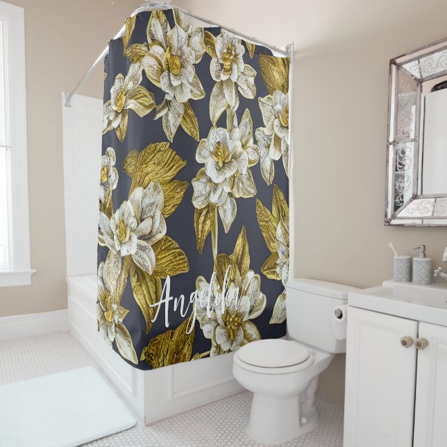 Rideaux De Douche Fleurs d'or Arrière - plan noir Nom personnalisé (En situation)