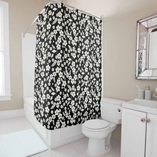 Rideaux De Douche Fleurs en dentelle sur fond noir (En situation)