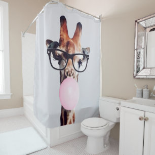RIDEAUX DE DOUCHE GIRAFFE PORTANT DES VERRES SOUFFRANT UN BUBBLEGUM 