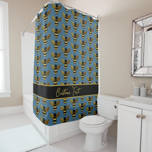RIDEAUX DE DOUCHE GOLD JAUNE NOIR BUMBLEBEE TEXTE MOTIF BEYAU BLEU (En situation)