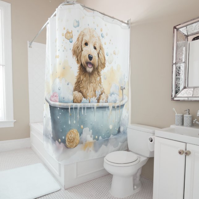 Rideaux De Douche Goldendoodle Dans La Baignoire Aquarelle Chien Art (En situation)