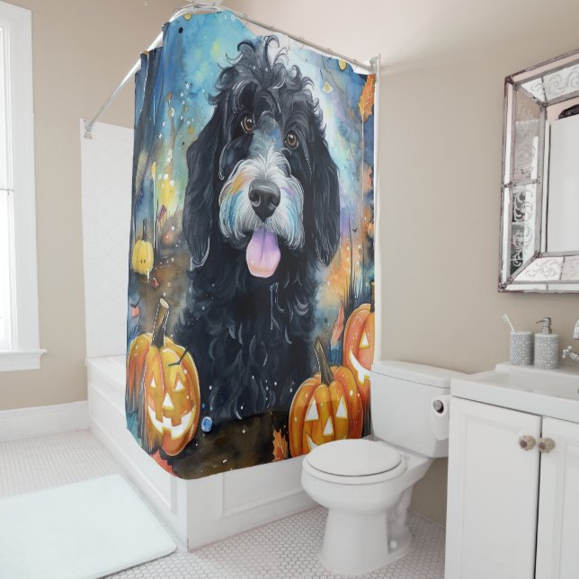 Rideaux De Douche Halloween Bernedoodle Avec La Peur Citrouille (En situation)